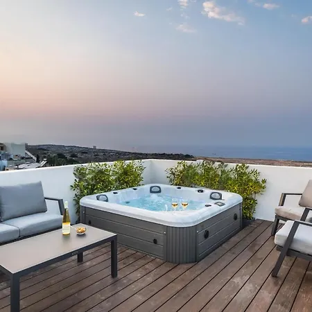 Heated Luxury Poolside Retreat In St Julian S Apartman
