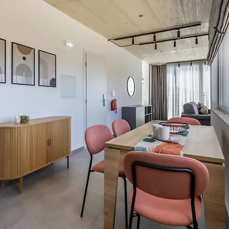 Heated Luxury Poolside Retreat In St Julian S Apartman Pembroke