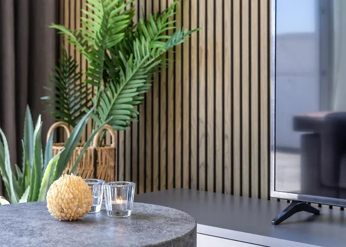 Heated Luxury Poolside Retreat In St Julian S Daire *