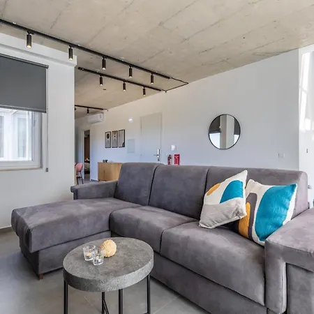 Heated Private Jacuzzi Penthouse Breathtaking Seaview