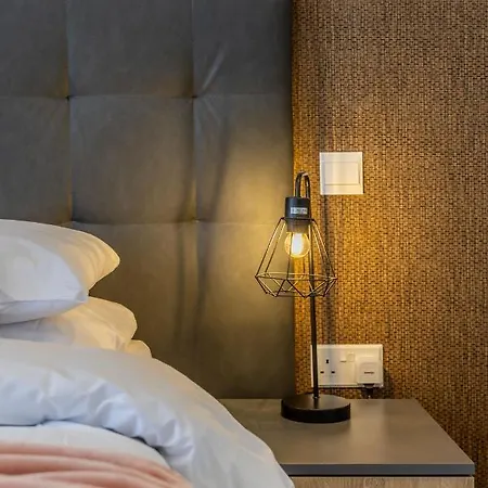 Heated Luxury Poolside Retreat In St Julian S * Pembroke