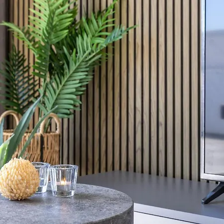 Heated Luxury Poolside Retreat In St Julian S Daire *