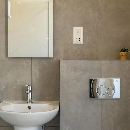 Daire Heated Luxury Poolside Retreat In St Julian S *