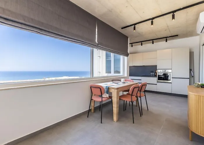 Heated Luxury Poolside Retreat In St Julian S 아파트 *