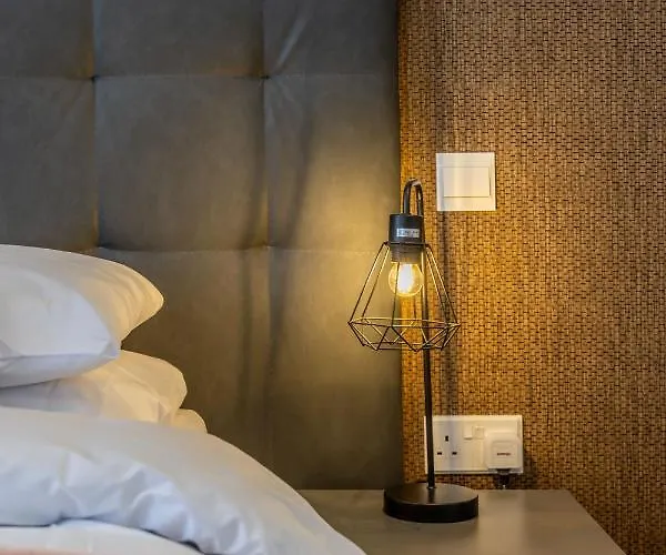 Heated Luxury Poolside Retreat In St Julian S * 펨브로크