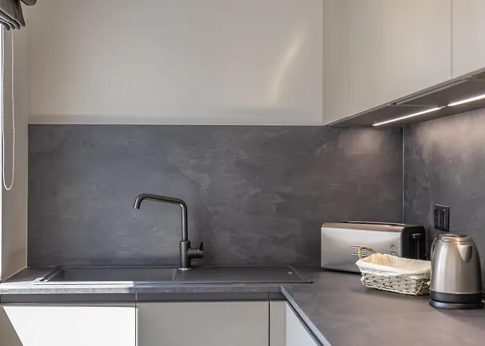 Heated Luxury Poolside Retreat In St Julian S * Pembroke