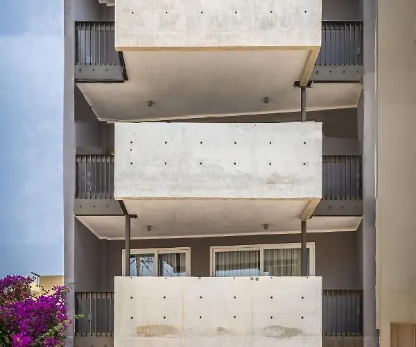 Heated Luxury Poolside Retreat In St Julian S *