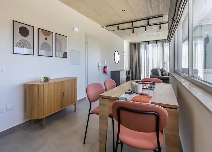 Heated Luxury Poolside Retreat In St Julian S Appartement Pembroke